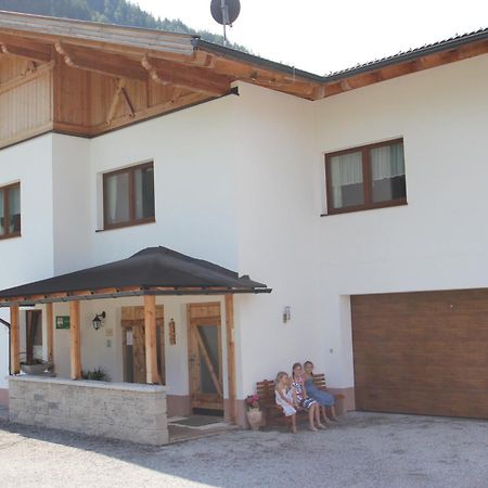 Landhaus Zell Apartamento Längenfeld Exterior foto