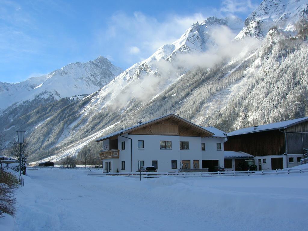 Landhaus Zell Apartamento Längenfeld Exterior foto