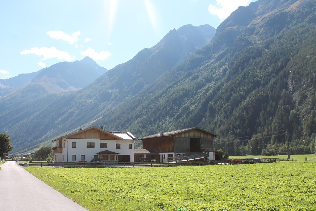 Landhaus Zell Apartamento Längenfeld Exterior foto